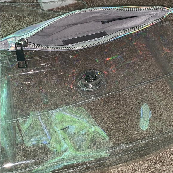 Clear purse! ...With hologram wallet included. - Picture 5 of 6
